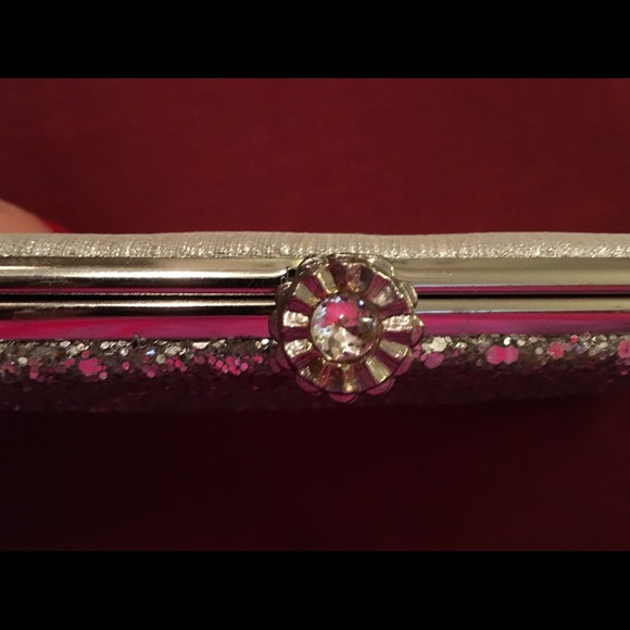 1960’s clutch purse - Picture 2 of 3